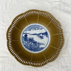 Ceramic dish